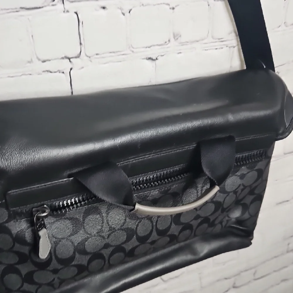 Coach Black/Gray Leather Messenger/sachel Bag